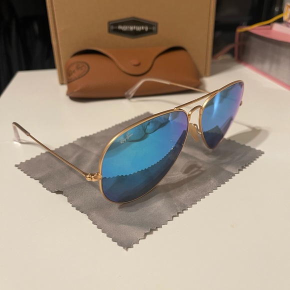 Ray-Ban Aviator Sunglasses - Picture 4 of 4